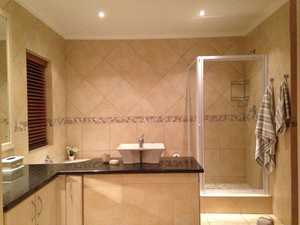 Fynbos Feniks Apartment Stellenbosch Bilik gambar